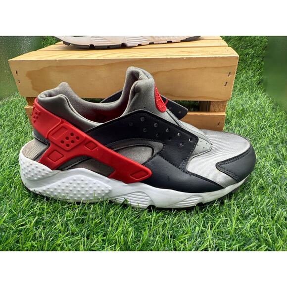 Nike Huarache - Grey/Red- Size 6Y - Picture 1 of 11